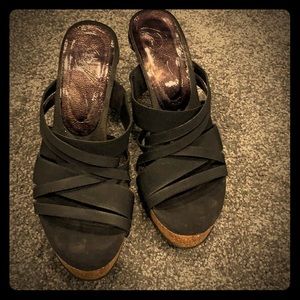 Donald Pliner black heeled women’s shoe